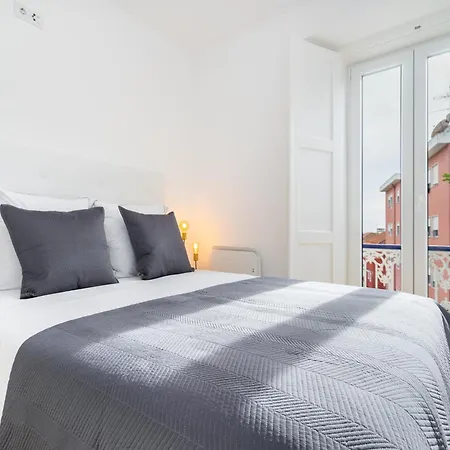 Beato Premium River View In Quiet Area